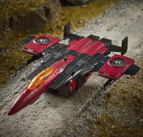 Hasbro Transformers Earthrise Voyager Thrust WFC-E26